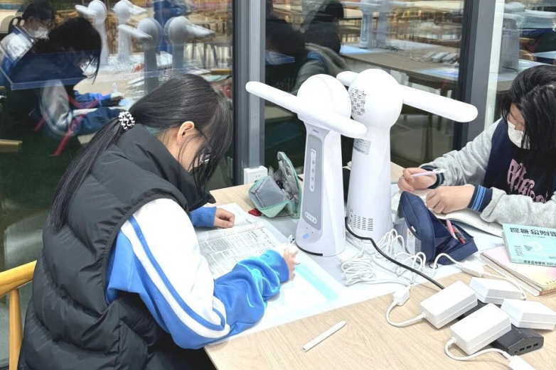 儿童台灯哪个品牌更护眼更好？宾果智慧光引领“主动护眼”破局